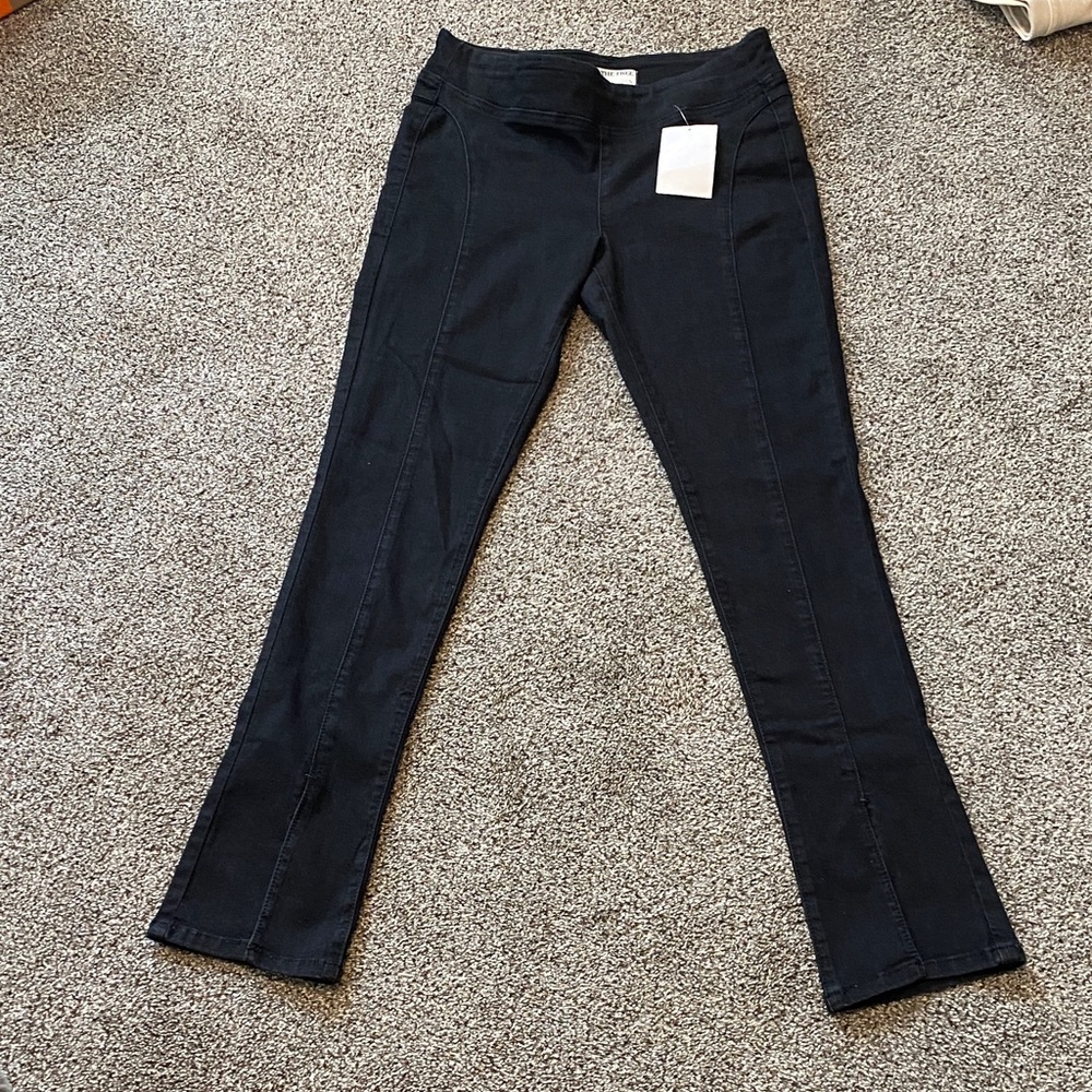 We The Free Black Skinny Jeans with slits at the bottoms size Small